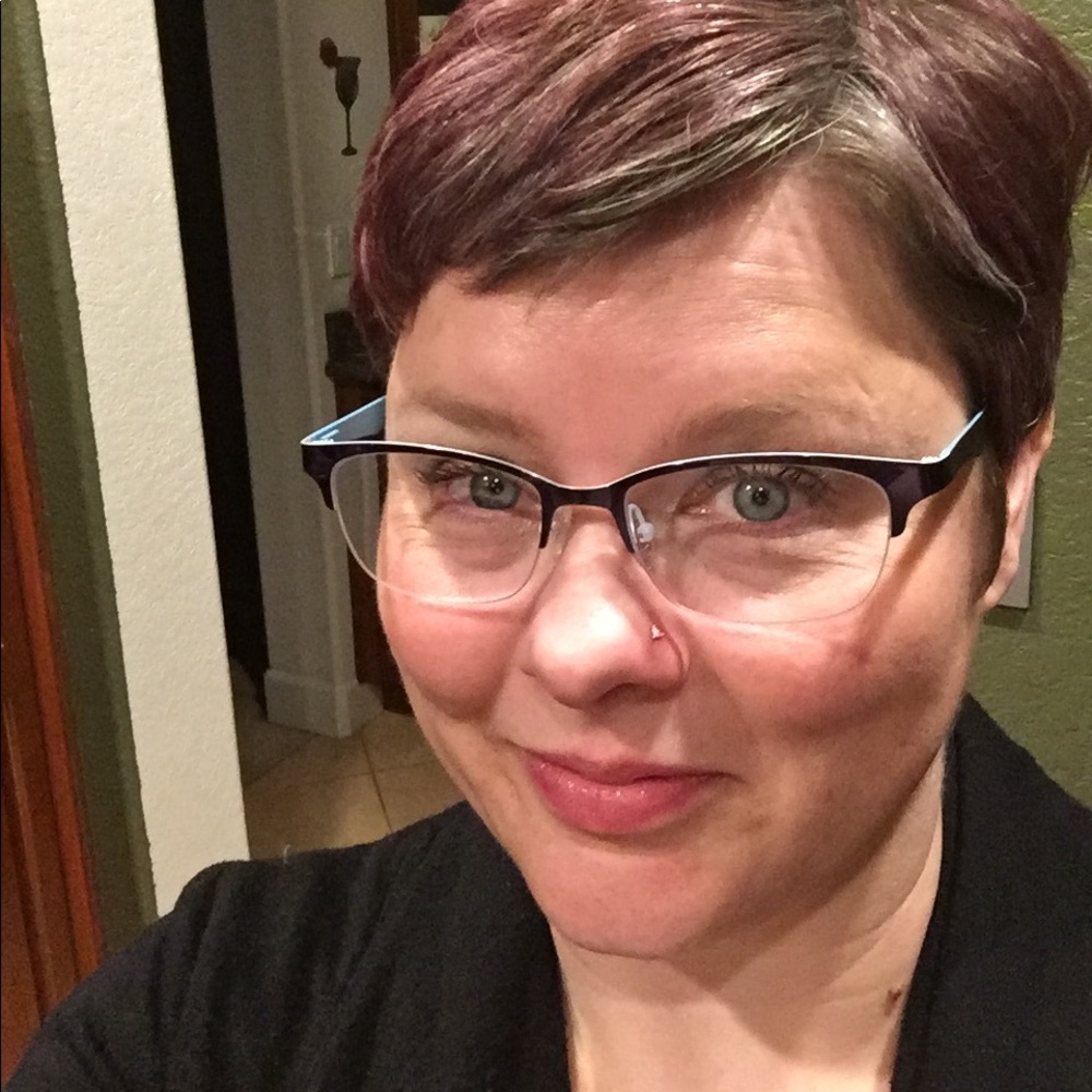 Meet your Posher, Nikki